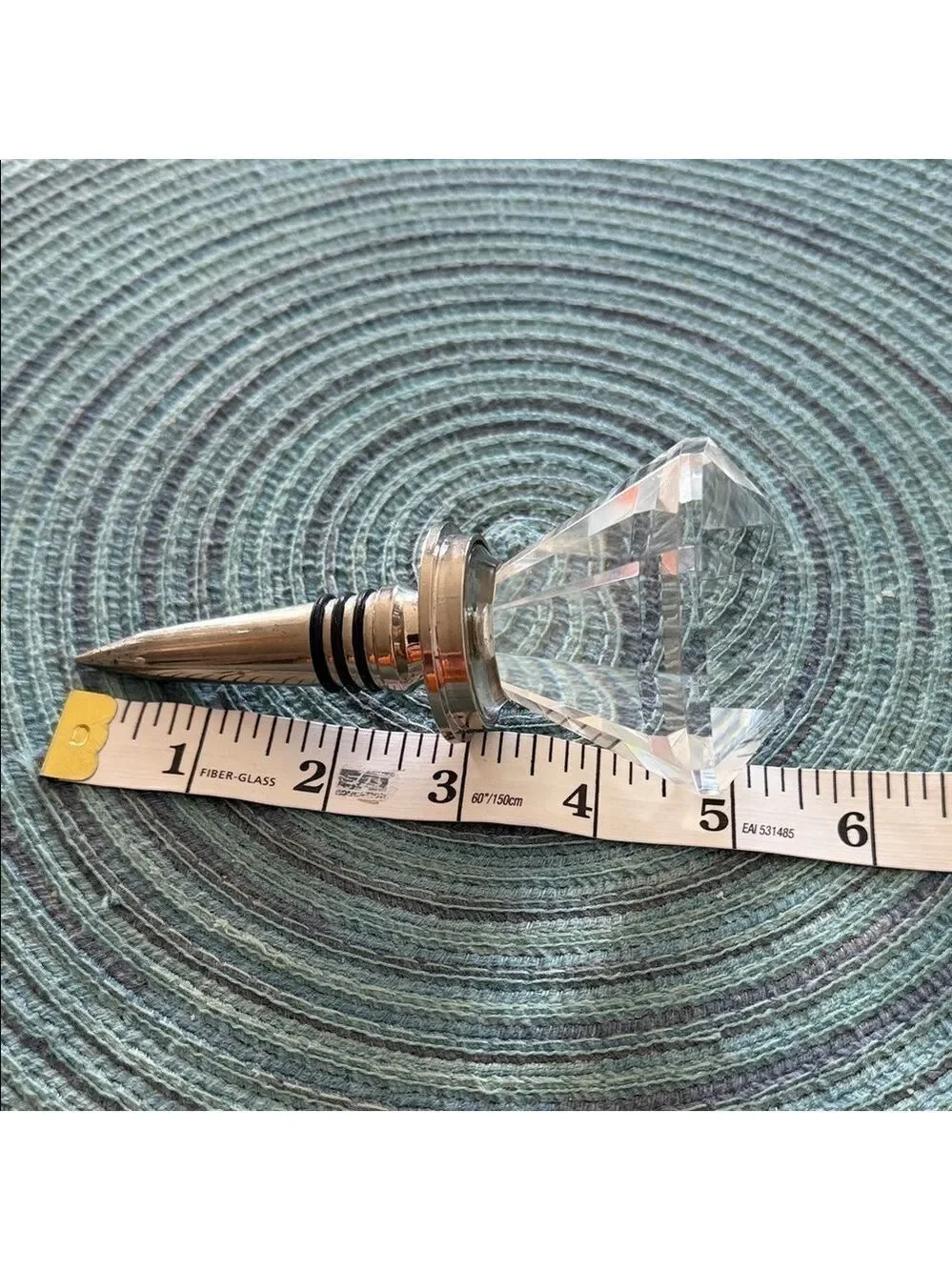 Faceted Crystle Wine Bottle Stopper, Silver Base with 3 Black Rubber Rings